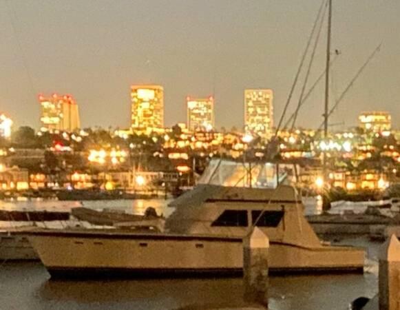 60-ft-boat-rental-for-newport-beach-boat-parade-big-3