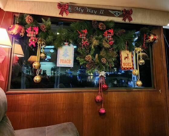 60-ft-boat-rental-for-newport-beach-boat-parade-big-2
