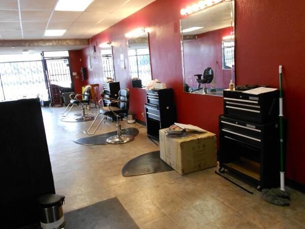 rent-a-house-shopping-center-apt-4-movie-for-commercial-or-show-big-4