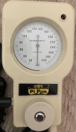 vintage-pi-peer-sphygmomanometer-with-arm-cuff-and-pouch-big-0