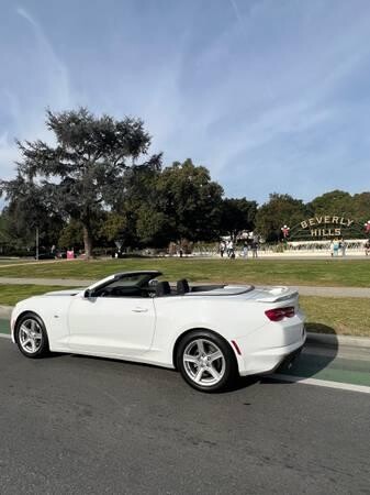 camaro-for-rent-car-rent-big-1