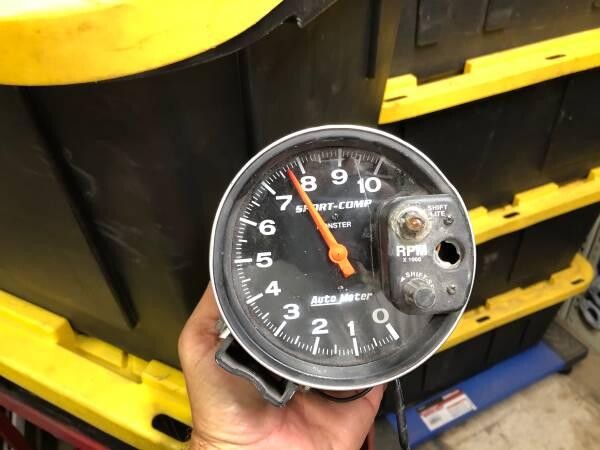 autometer-monster-tach-tachometer-big-3