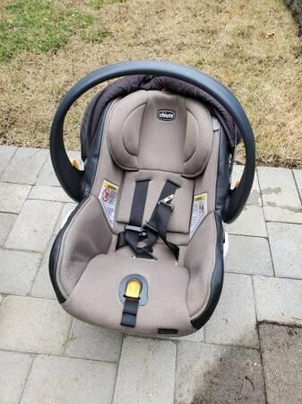 chicco-fit2-car-seat-stroller-big-2