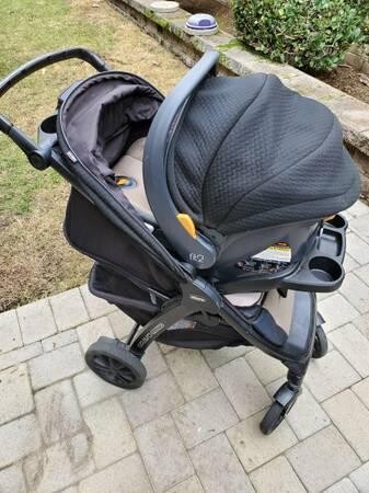 chicco-fit2-car-seat-stroller-big-0