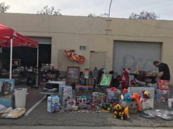 warehouse-moving-sale-online-business-downsizing-big-1