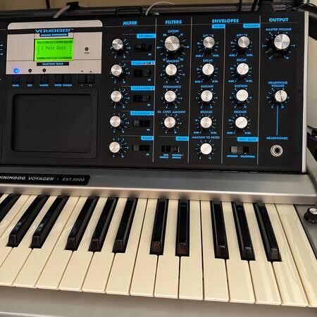 88-of-100-moog-minimoog-voyager-aluminum-edition-big-8