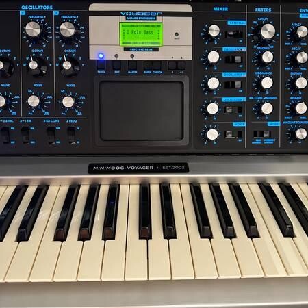 88-of-100-moog-minimoog-voyager-aluminum-edition-big-7
