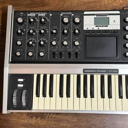 88-of-100-moog-minimoog-voyager-aluminum-edition-big-1