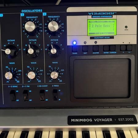88-of-100-moog-minimoog-voyager-aluminum-edition-big-0