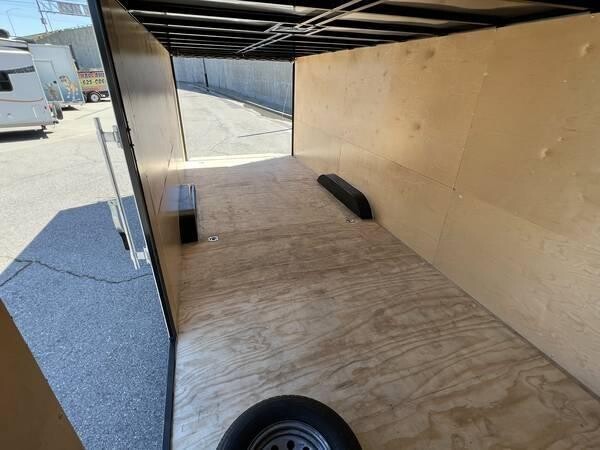 20-24ft-transport-enclosed-cargo-trailer-heavy-duty-for-moving-big-1