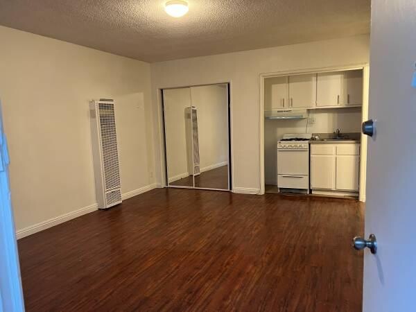 small-cozy-300-square-foot-studio-single-big-1