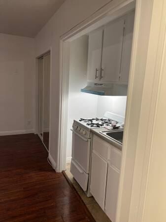 small-cozy-300-square-foot-studio-single-big-0