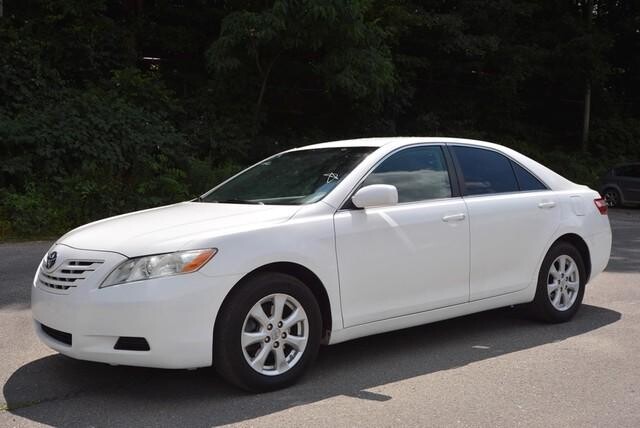 2009-toyota-camry-le-big-2