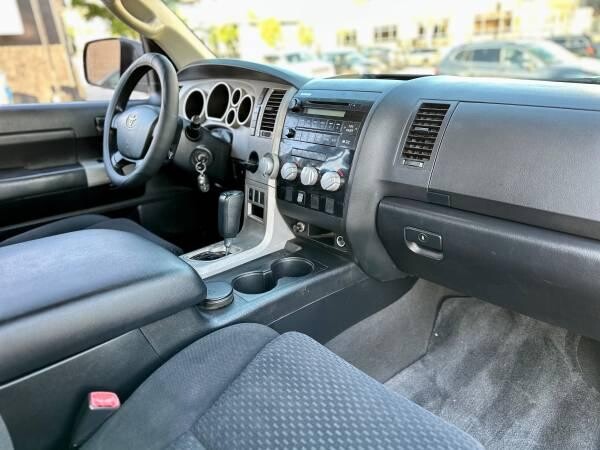 toyota-tundra-low-milege-big-7