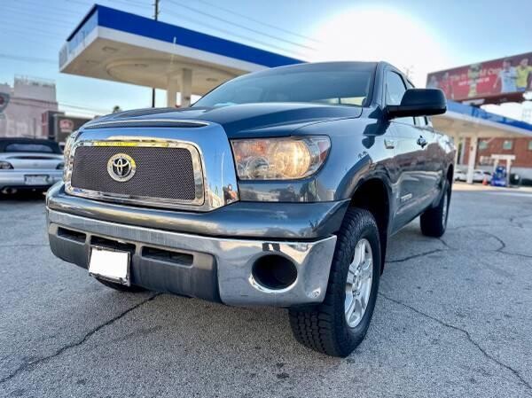 toyota-tundra-low-milege-big-6