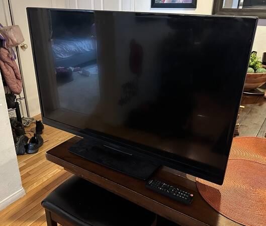 insignia-40-hd-tv-free-big-2