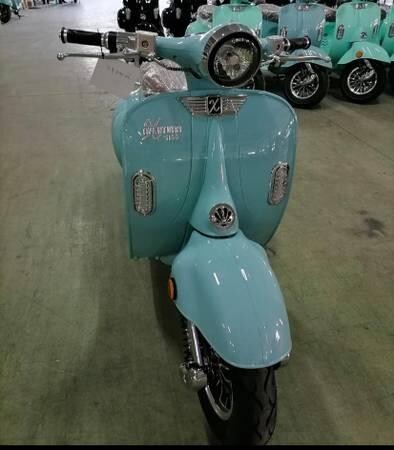 electric-scootermoped-vespa-style-brand-new-big-14