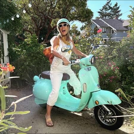 electric-scootermoped-vespa-style-brand-new-big-10