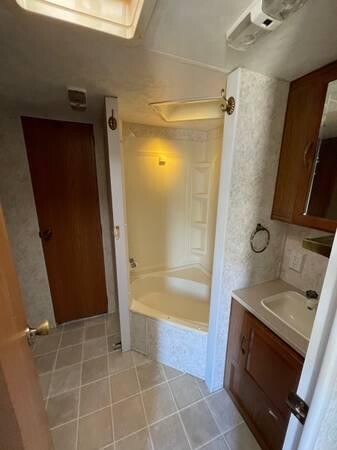 2008-wildwood-28ft-travel-trailer-with-slide-out-big-2