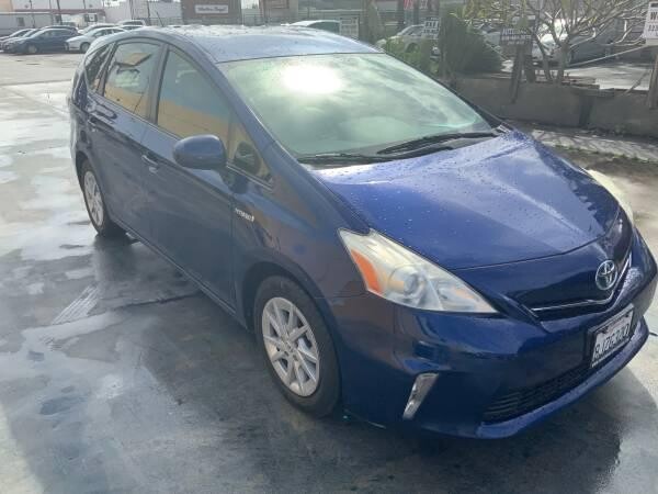 toyota-prius-big-4