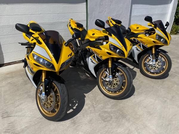yamaha-r1-limited-edition-50th-anniversary-merchesini-rims-big-12