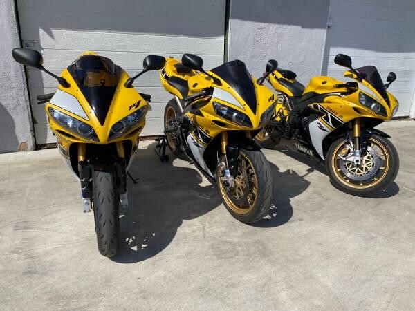 yamaha-r1-limited-edition-50th-anniversary-merchesini-rims-big-11