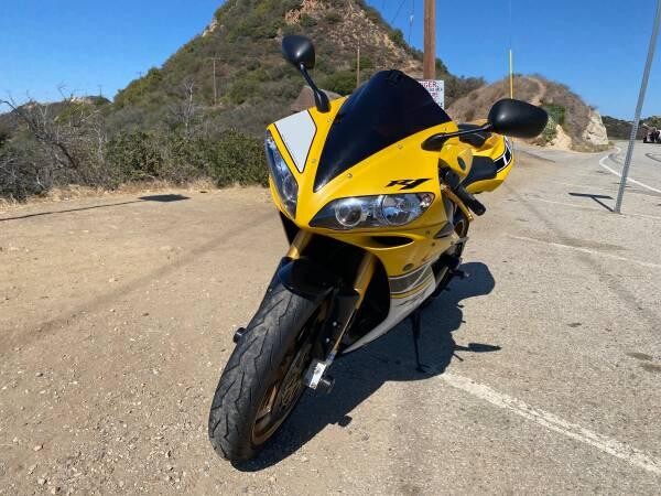 yamaha-r1-limited-edition-50th-anniversary-merchesini-rims-big-10
