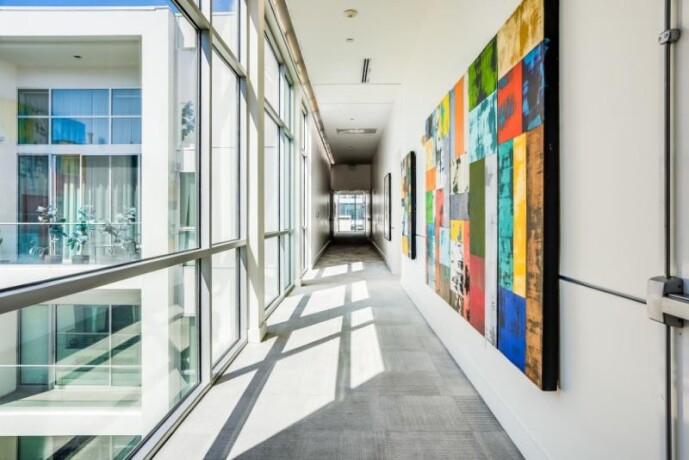 hollywood-celebrity-penthouse-for-sale-big-1