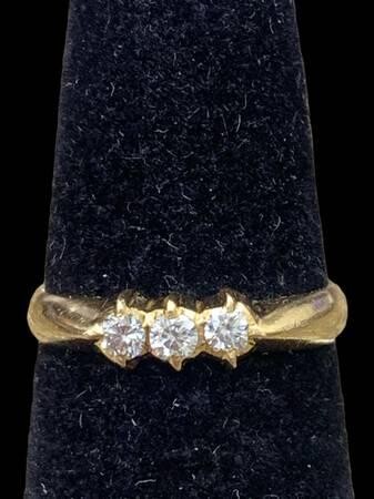 18k-yellow-gold-3-diamond-ring-015tcw-size-5-33g-big-4