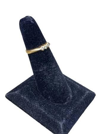 18k-yellow-gold-3-diamond-ring-015tcw-size-5-33g-big-2