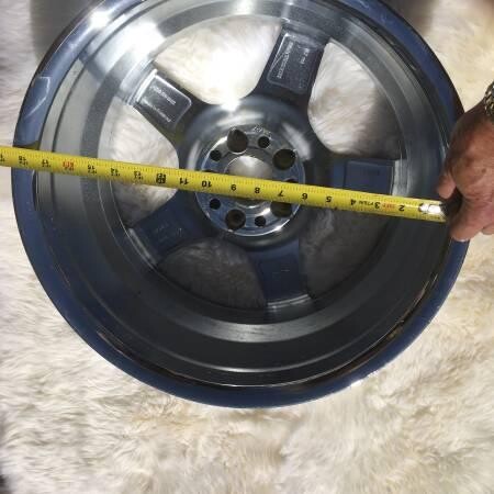 amg-chrome-mercedes-benz-wheel-big-2