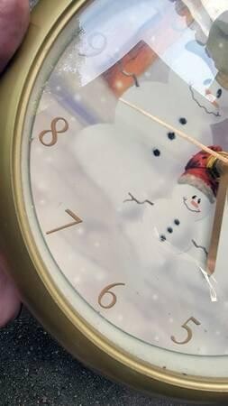 8frosty-and-mrs-snowman-hanging-wall-clock-plays-christmas-music-big-2