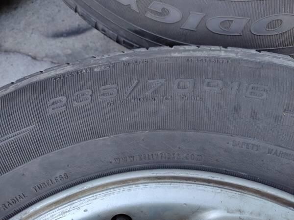 original-16-inch-aluminum-hyundai-wheels-with-old-tires-big-0