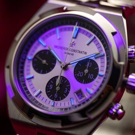 vacheron-constantin-overseas-chronograph-panda-550v110a-b686-big-10