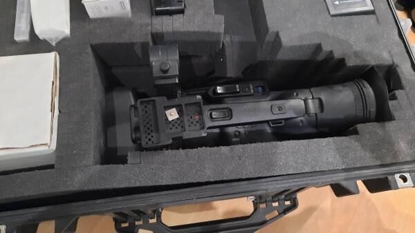panasonic-ag-hvx200p-p2-dvc-pro-hd-3ccd-camcorder-w-leica-lens-big-3