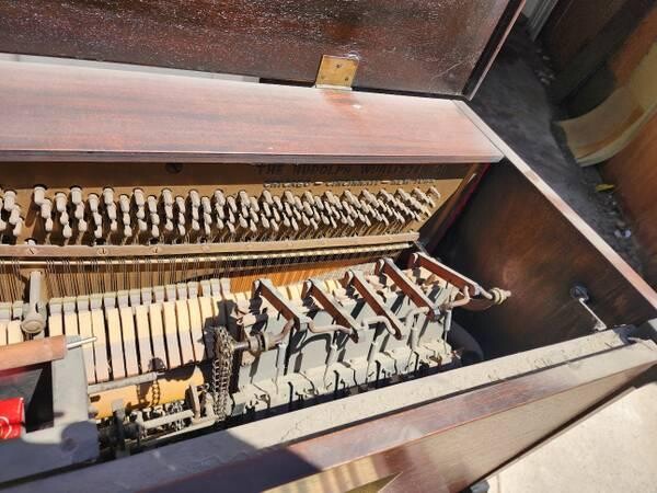 1925-wurlitzer-upright-player-piano-refinished-big-10
