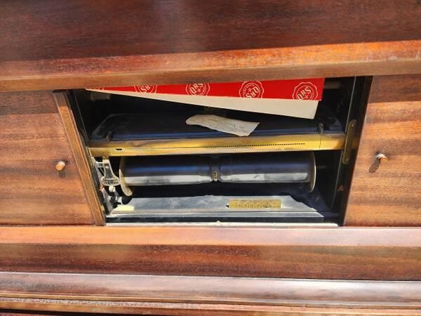 1925-wurlitzer-upright-player-piano-refinished-big-9