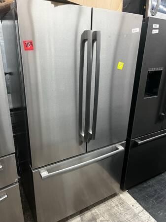 bosch-counterdepth-3-door-refrigerator-with-ice-maker-open-box-big-2