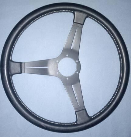 new-vintage-nardi-classic-steering-wheel-big-1