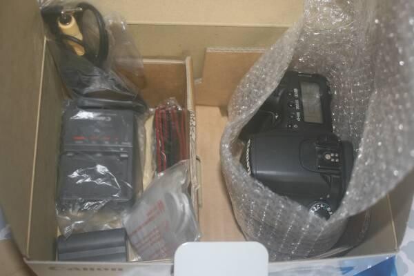 canon-eos-30d-digital-still-camera-and-lens-big-11
