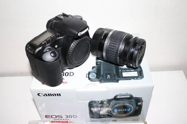 canon-eos-30d-digital-still-camera-and-lens-big-9