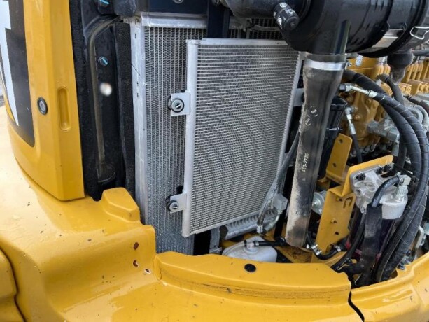 cat-3055e2-mini-excavator-big-3