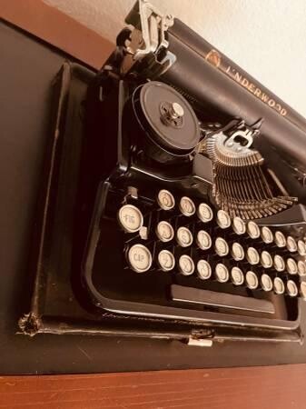 typewriter-underwood-3-banks-genuine-antique-1923-big-7