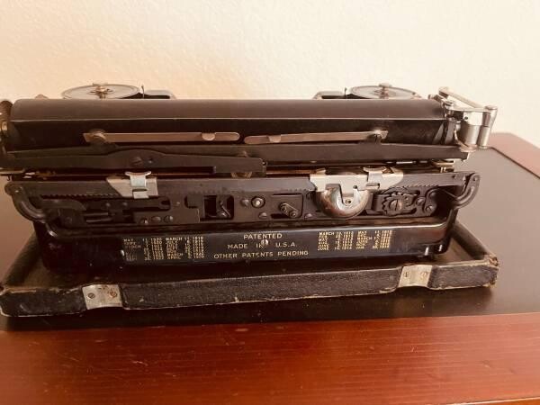 typewriter-underwood-3-banks-genuine-antique-1923-big-4