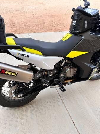2022-husqvarna-norden-901-w-extras-big-4
