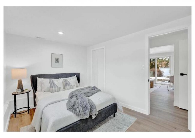4-bedroom-2-full-bath-turnkey-bi-level-big-0