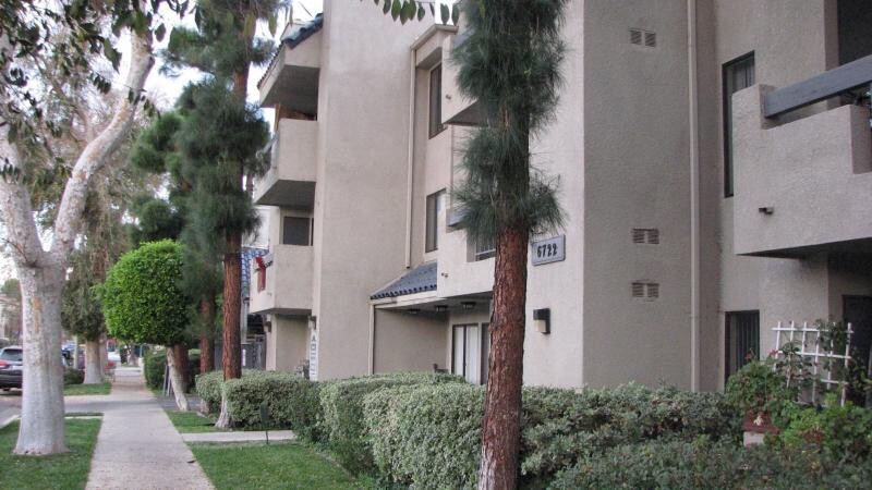 2-bedroom2-bath-apartment-within-walking-distance-of-the-village-big-7