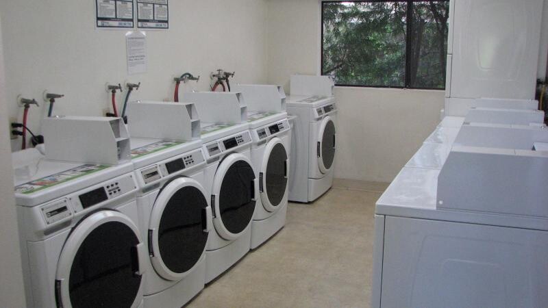 2-bedroom2-bath-apartment-within-walking-distance-of-the-village-big-5
