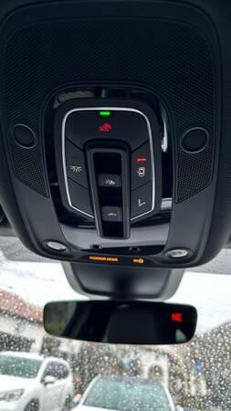 2023-audi-etron-s-premium-plus-sportback-4dr-suv-big-10