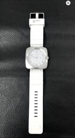 nixon-the-volta-pu-solar-powered-quartz-whitesilver-watch-square-big-6
